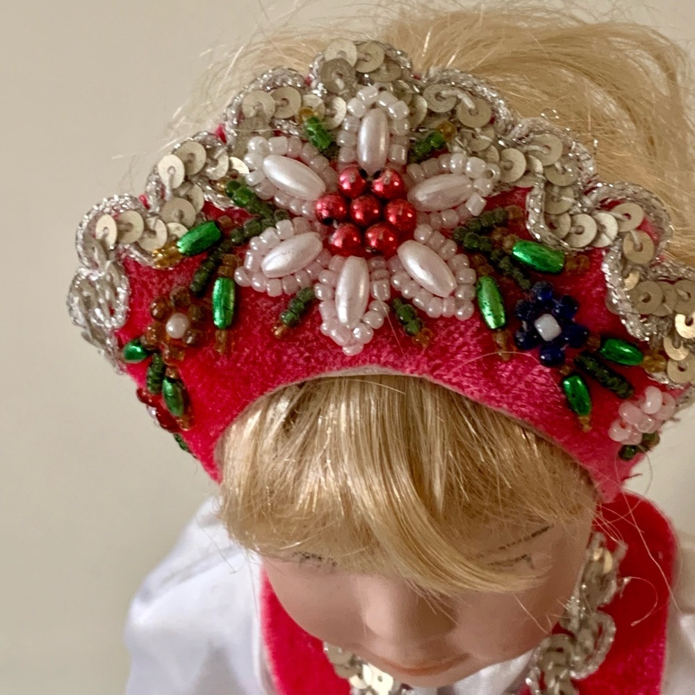 Porcelain Doll - Picture 4 of 11